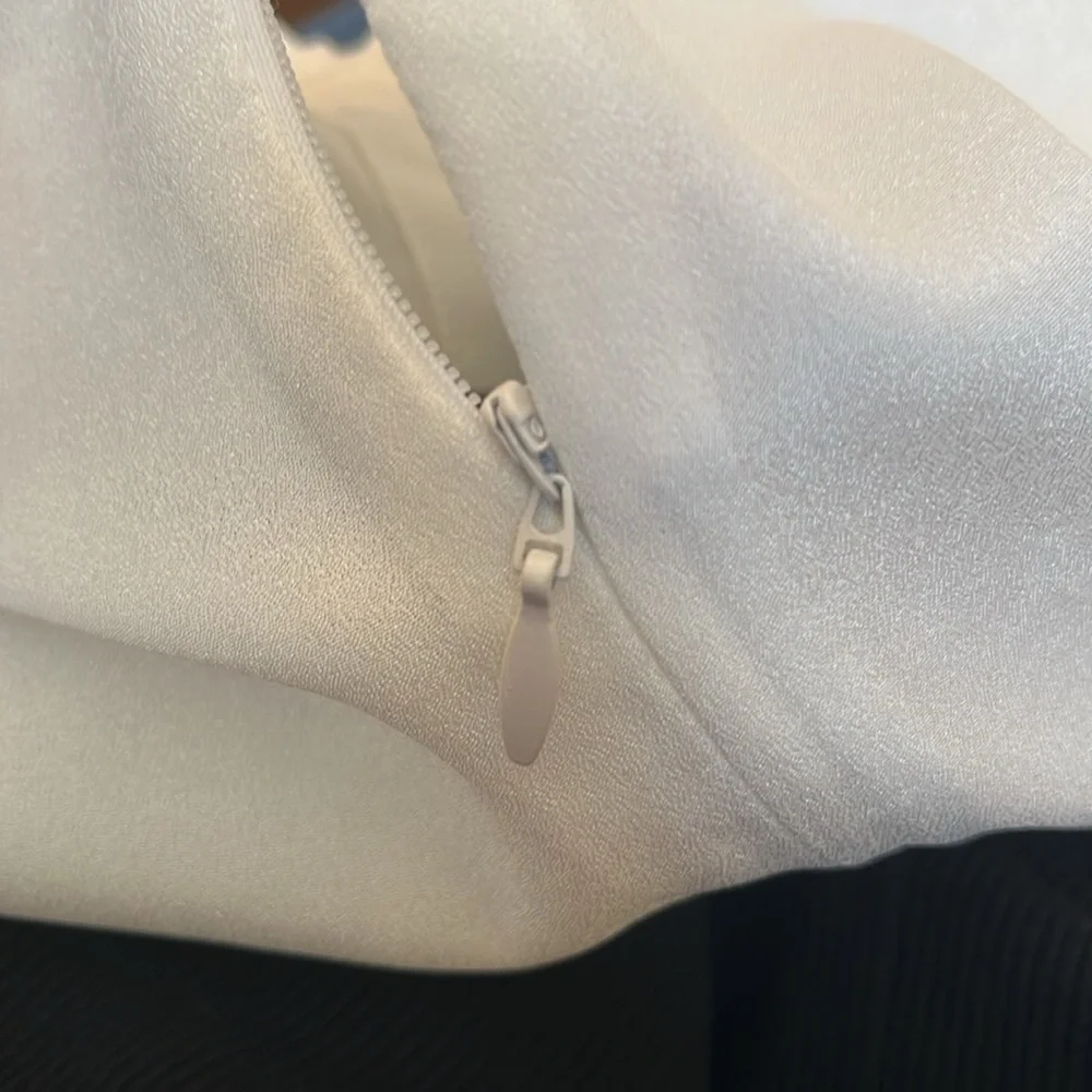 Eloquii Black & Ivory Fit & flare Contrast Corset style w/semi sheer Top Size 14 - Picture 9 of 11